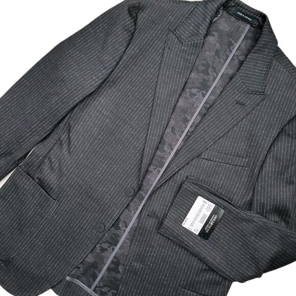 Kenneth Cole Awearness charcoal pinstripe Sport jacket Size 42R Slim Stretch